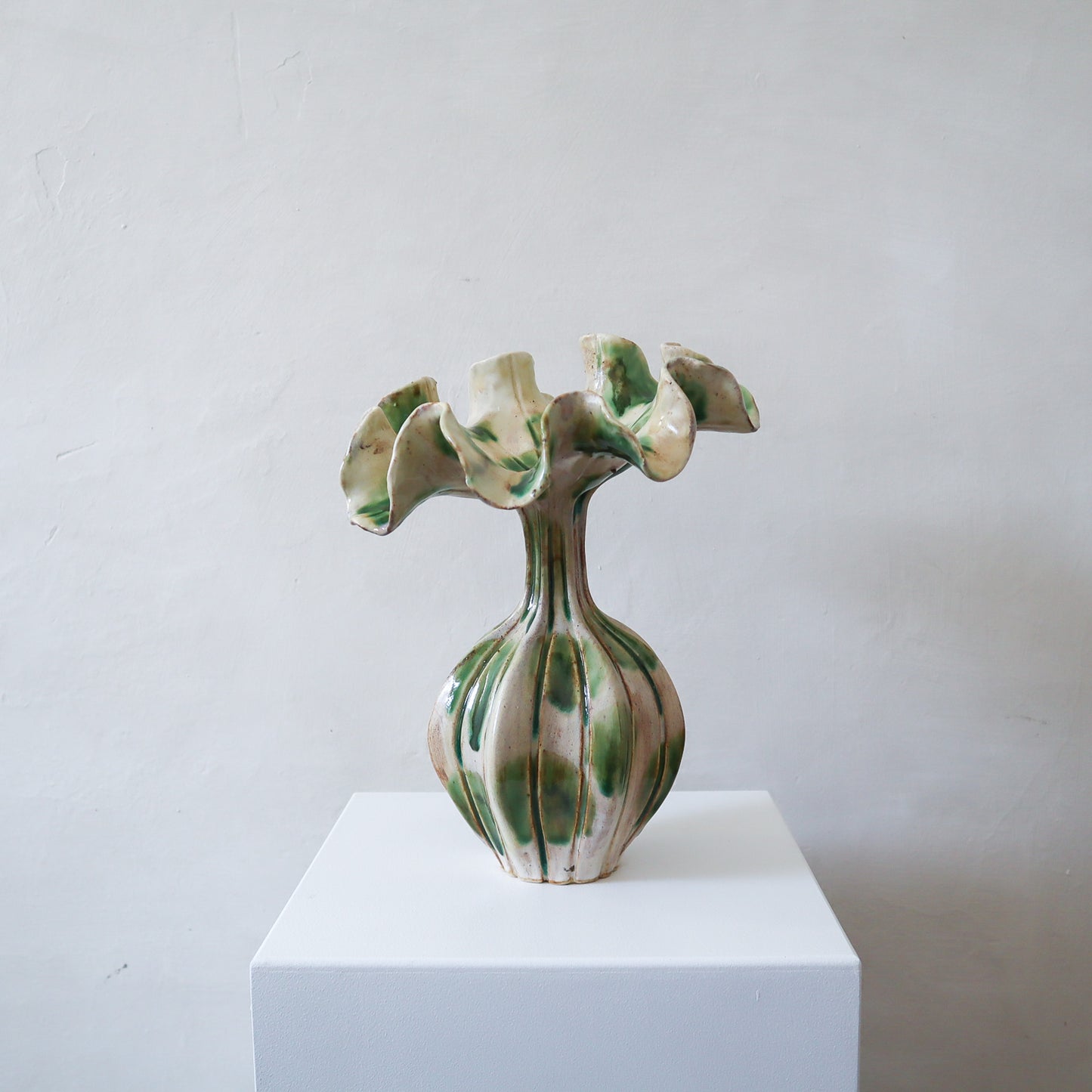 Blume - Green Dot/Beige