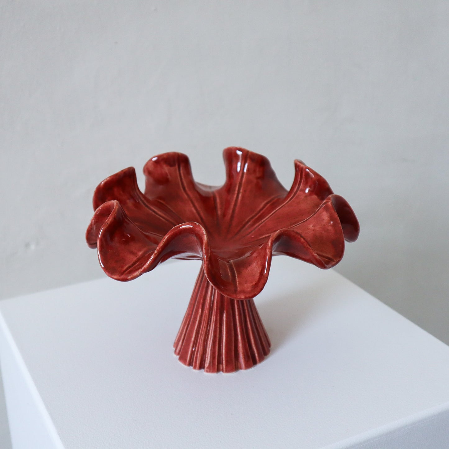 Ruffle Bowl - Maroon