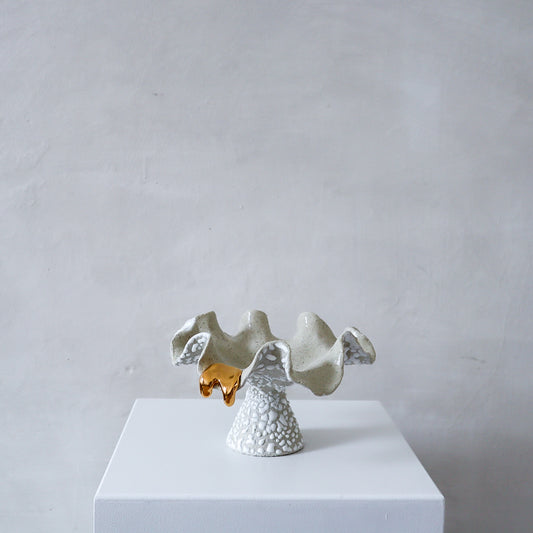 Ruffle Pedestal Bowl - Pearl/Gold (S)