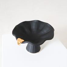 Load image into Gallery viewer, Ripple Bowl (S) - Black / Gold
