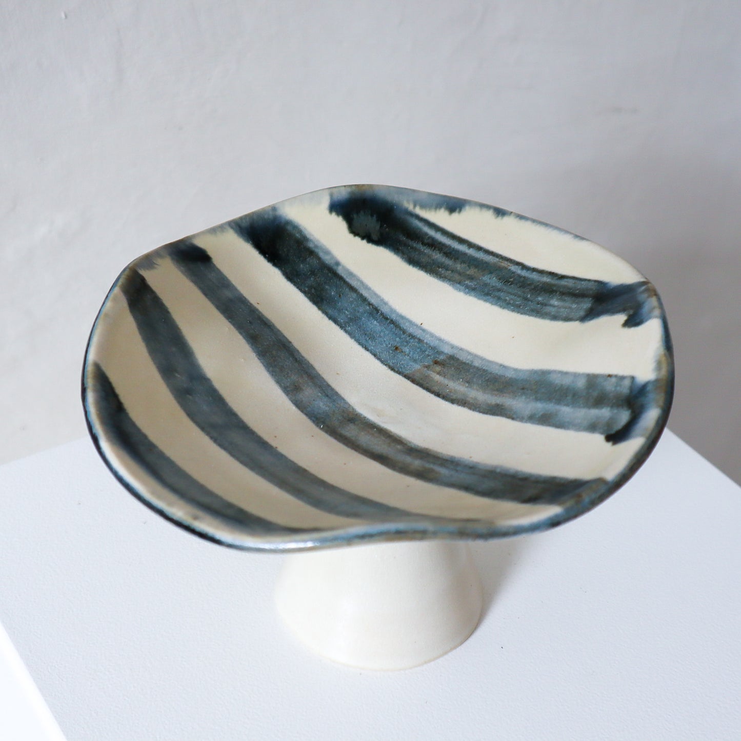 Elipse Pedestal Dish - Blue Stripes