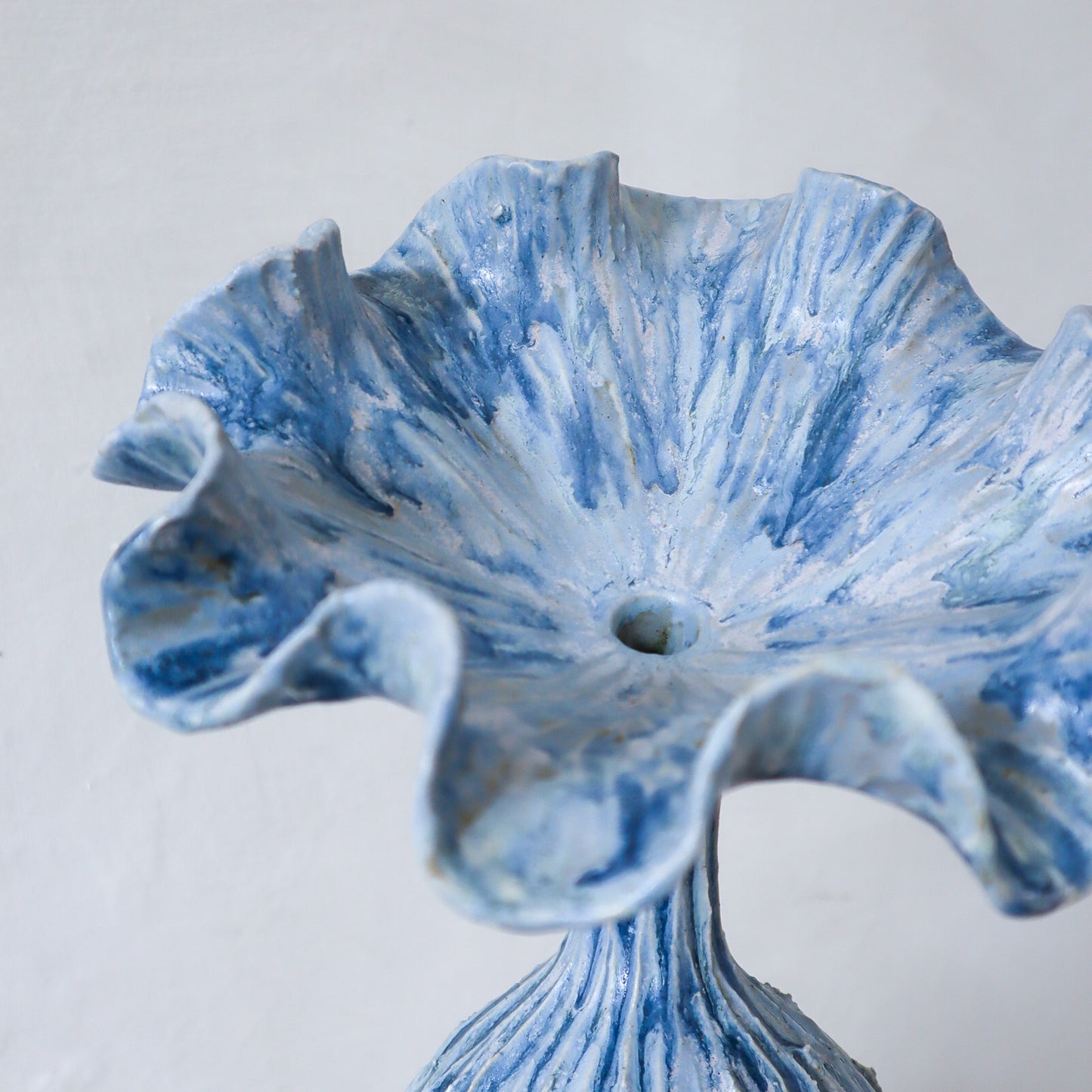 Winter Blume - Ash Blue